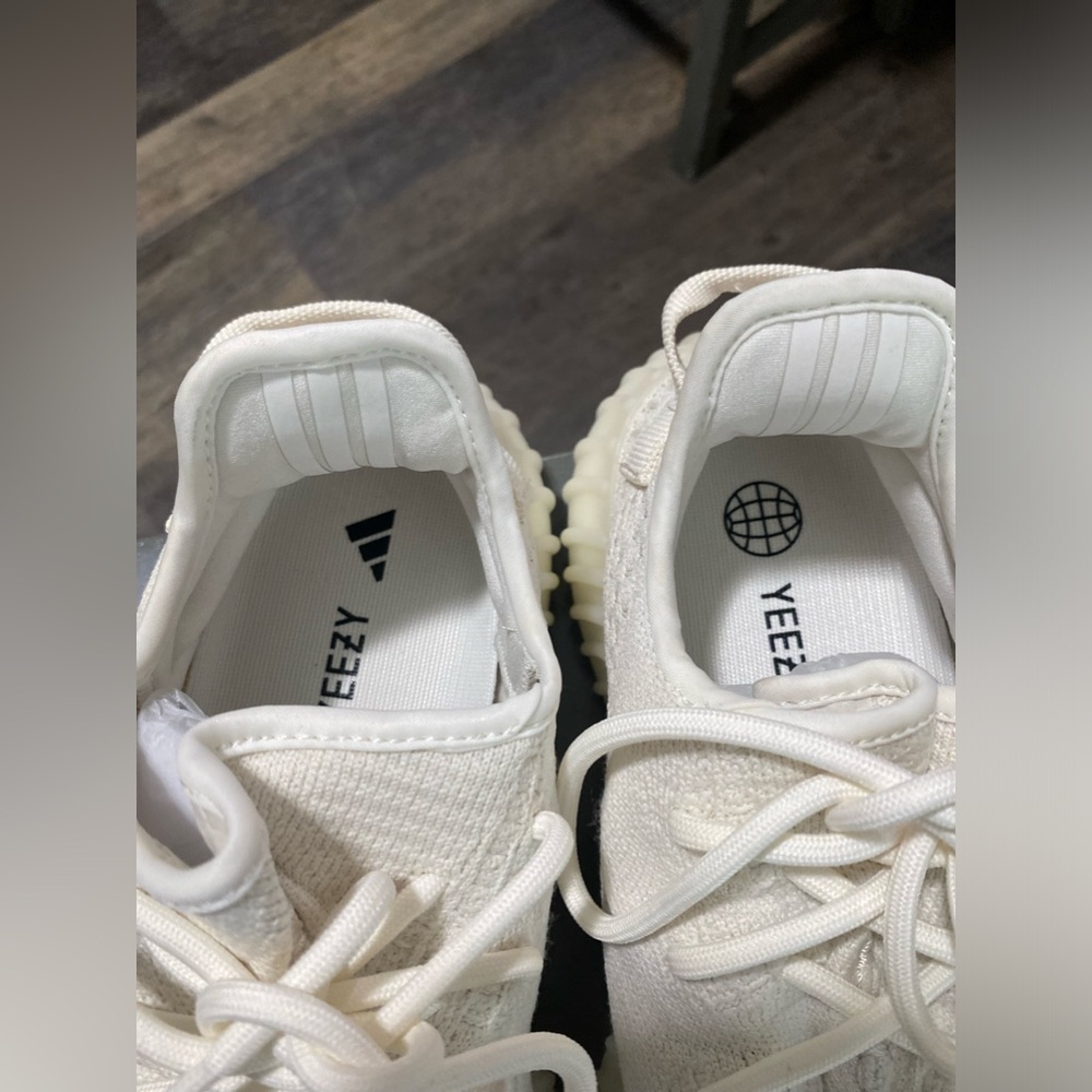 **NWT** Yeezy Boost 350 V2 Men’s - Picture 5 of 10